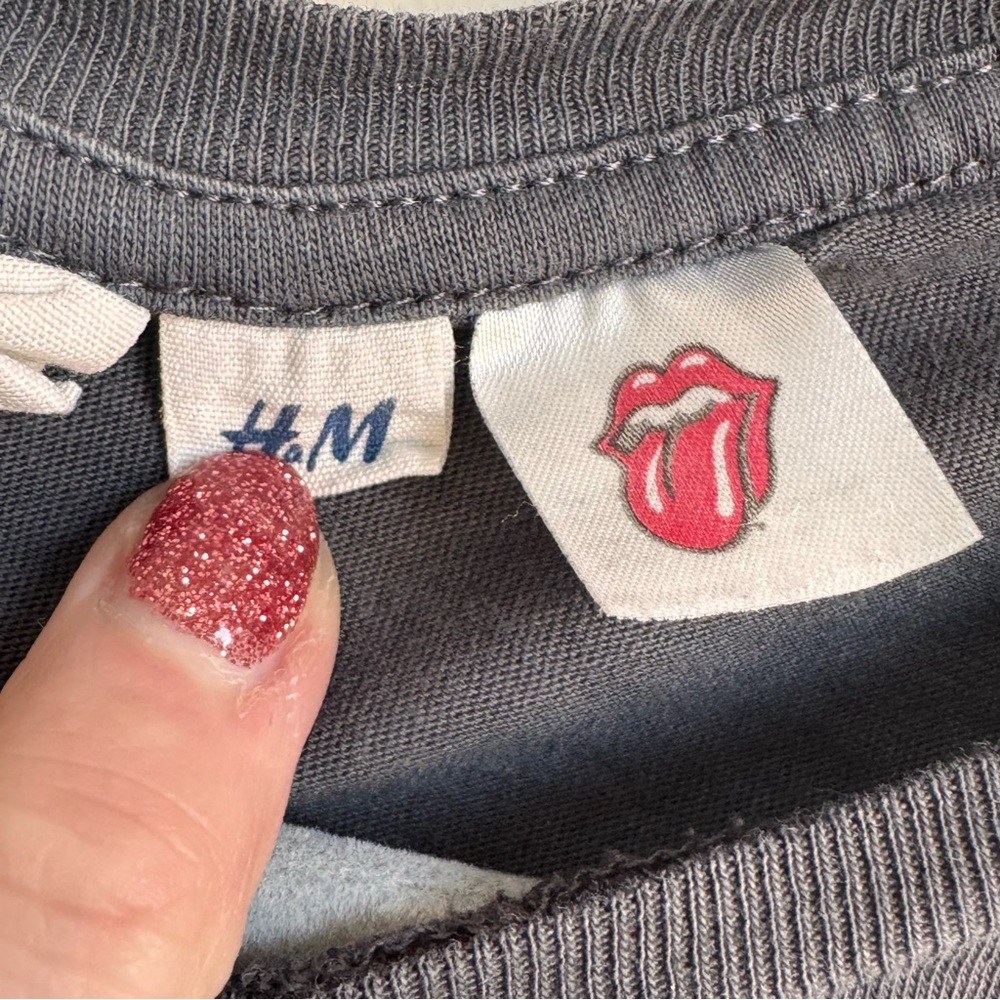 H&M Black Rolling Stones Graphic Tee - Picture 4 of 7